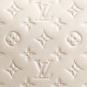 Meet your Posher, Alicia